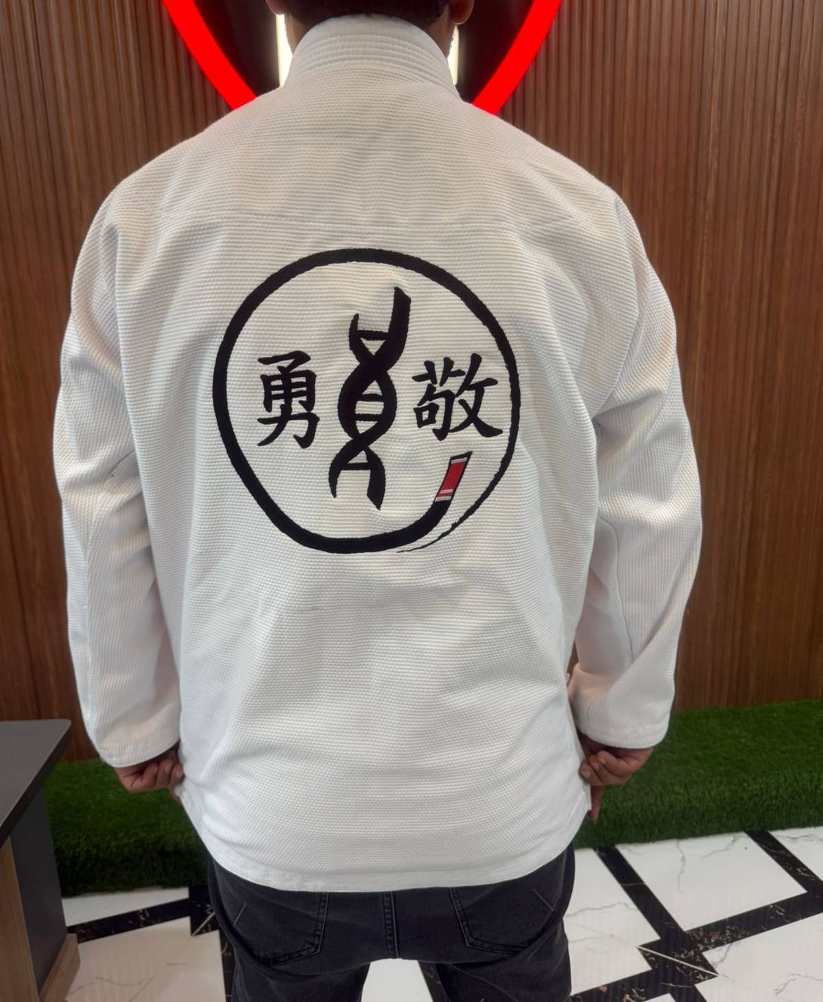 Gi Back with Kanji Logo